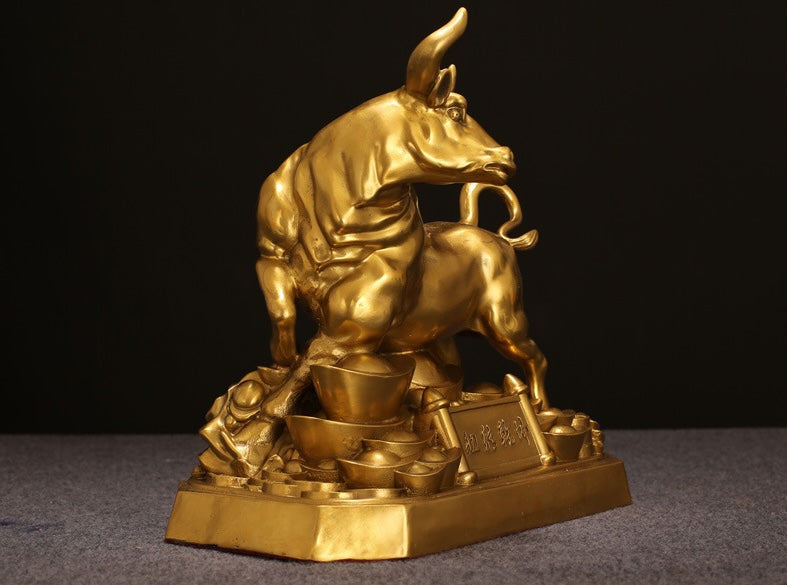Bronze Bull Ornament - Charge Ahead with Unstoppable Ambition