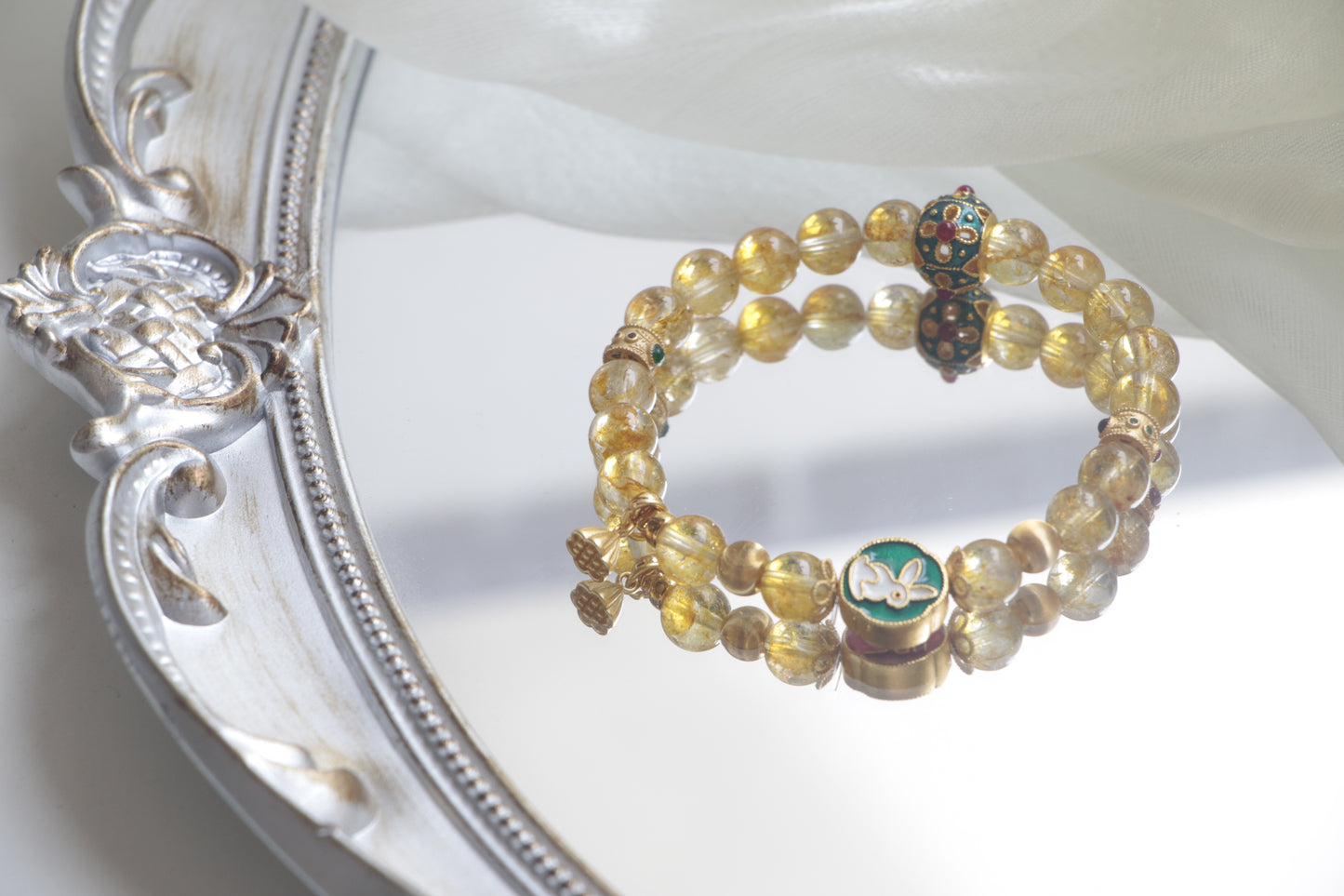 Enamel Zodiac Rabbit Bracelet with Yellow Citrine for Wealth and Protection
Liuren Divination Jewelry to Attract贵人 and Resolve Crises