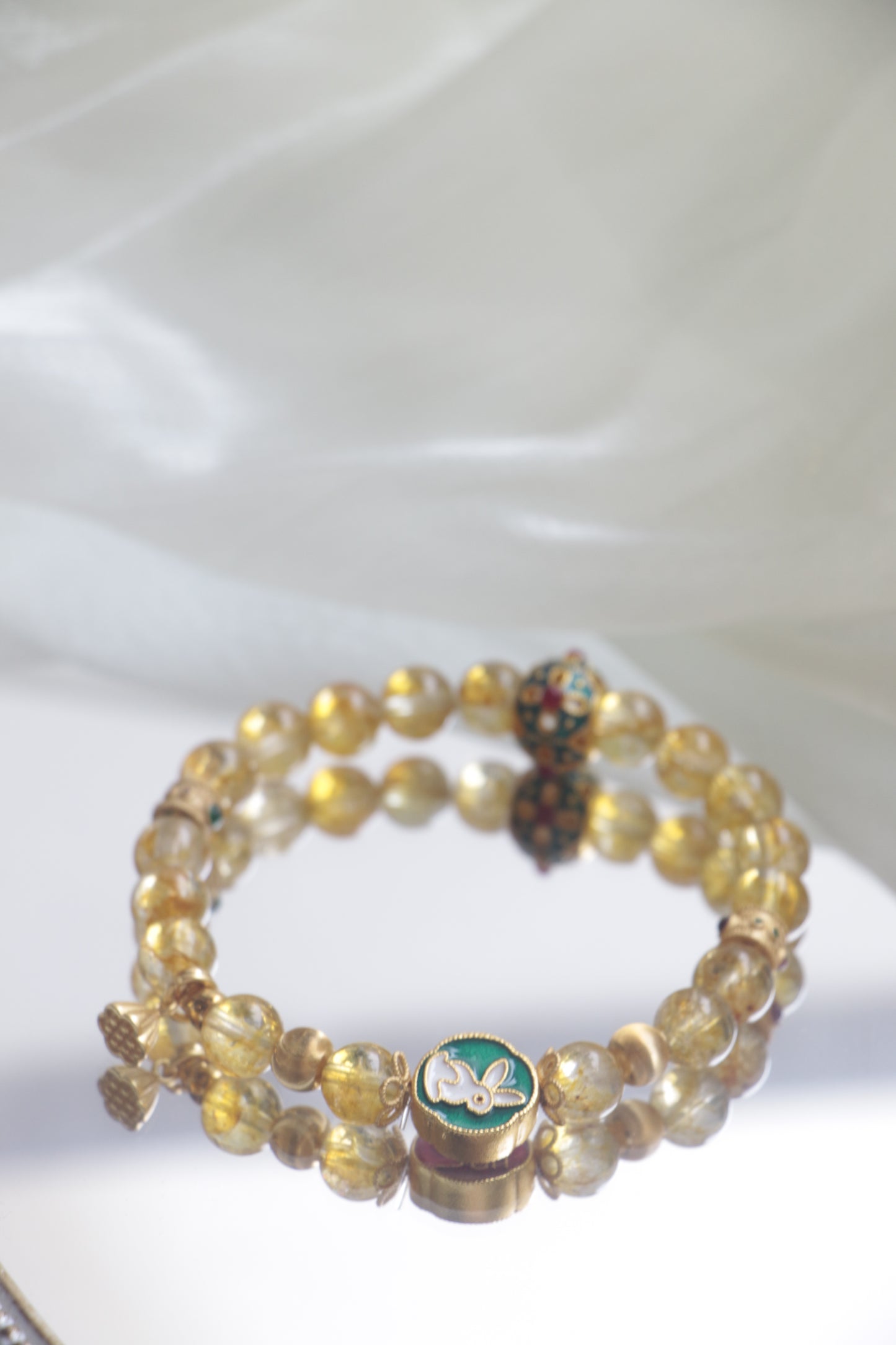 Enamel Zodiac Rabbit Bracelet with Yellow Citrine for Wealth and Protection
Liuren Divination Jewelry to Attract贵人 and Resolve Crises