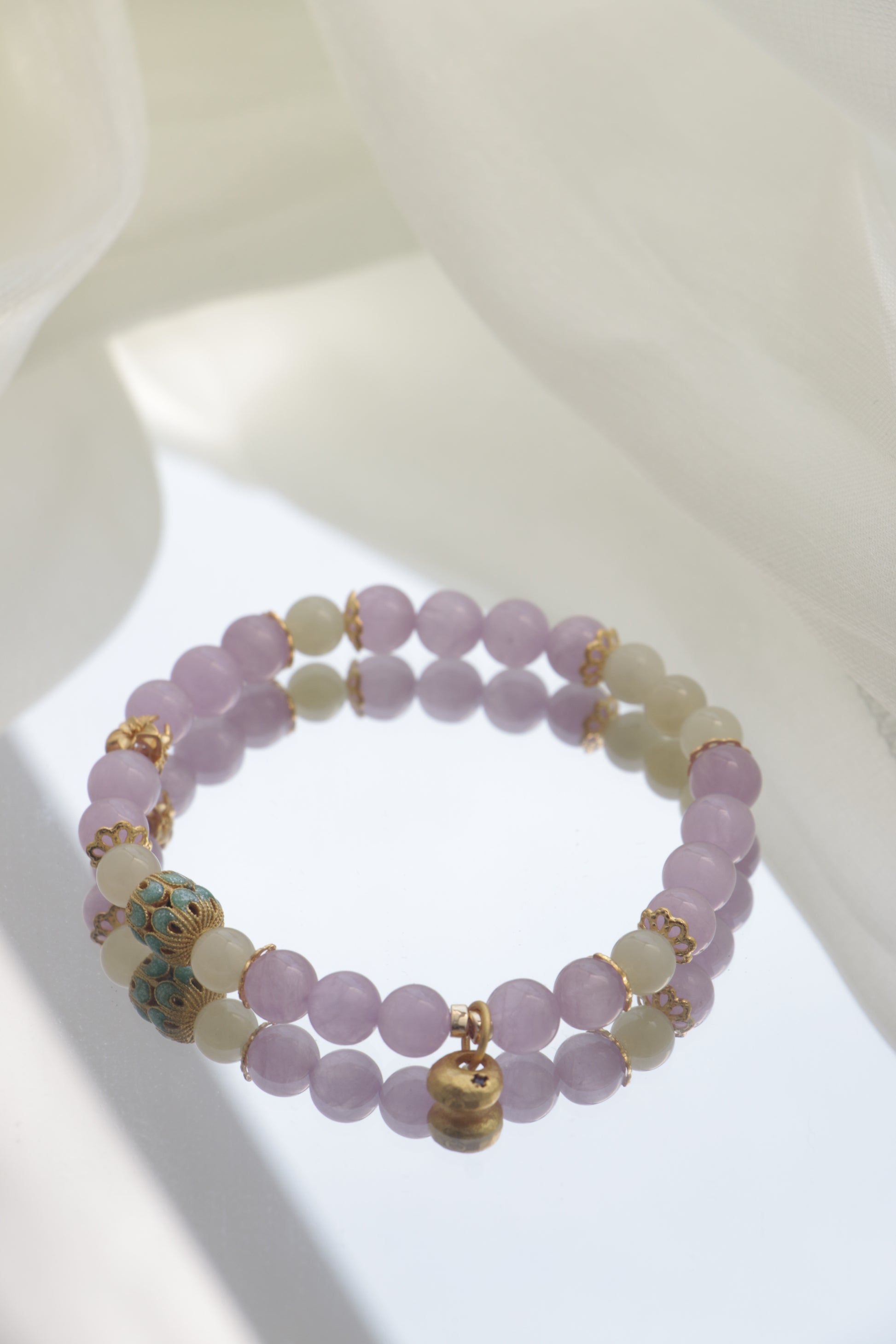 Hetian Jade and Red Spinel Bracelet for Feminine Empowerment and Fire Energy
Cloisonné Beaded Feng Shui Jewelry to Activate九紫离火运